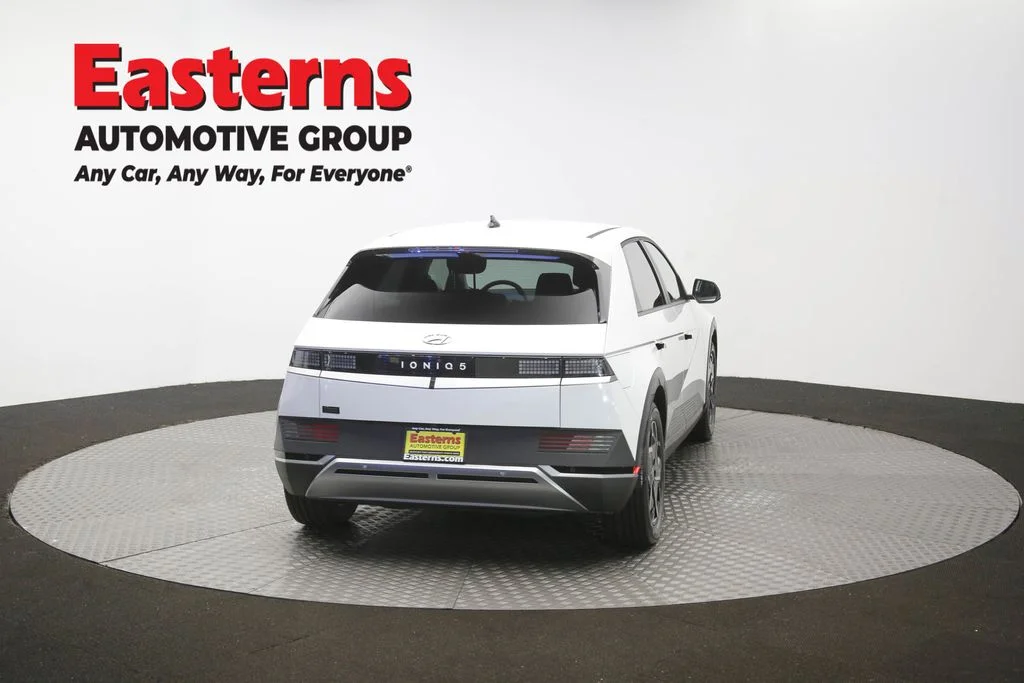 Used 2024 White Hyundai SEL image 36