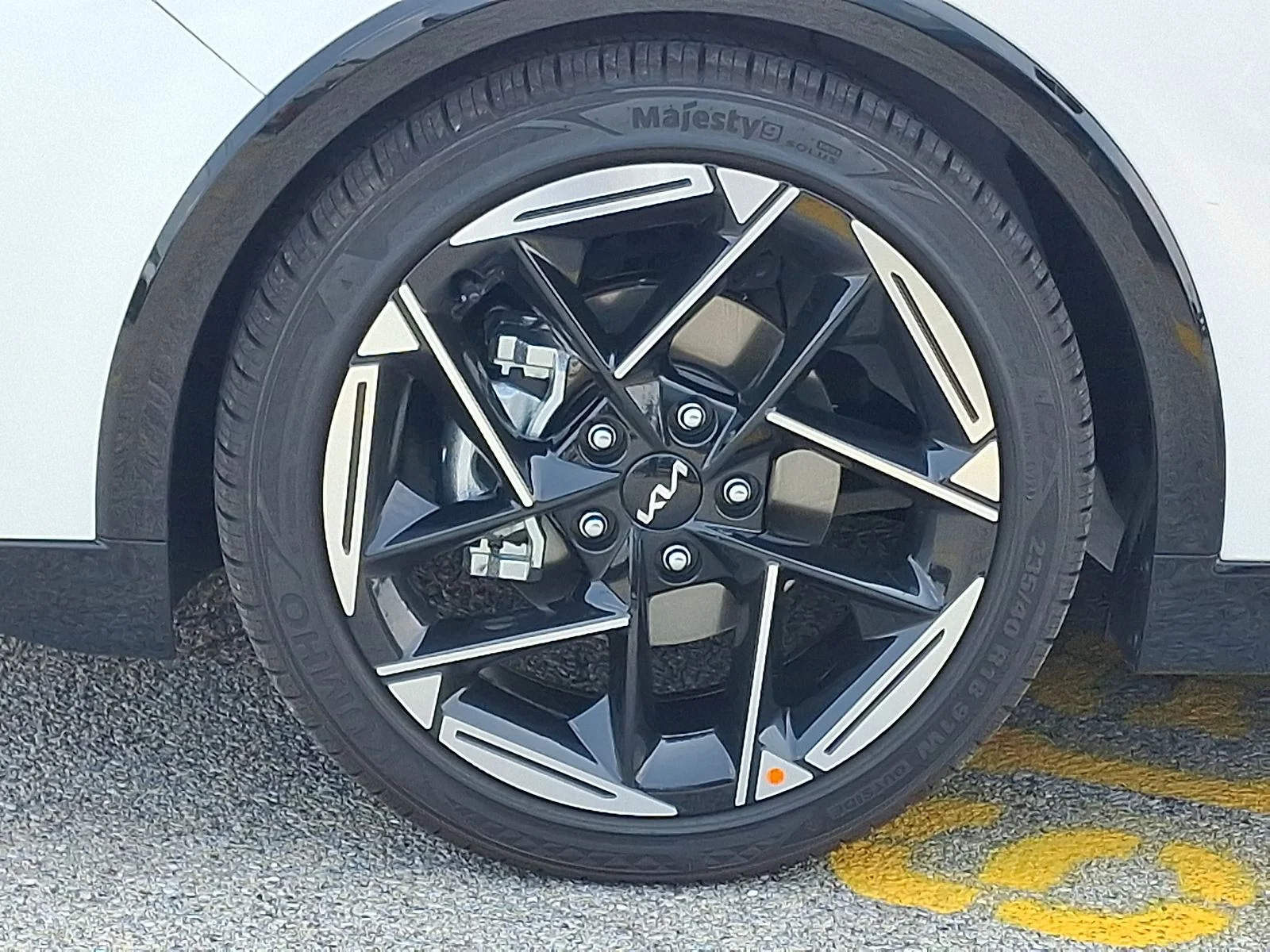 New 2026 White Kia GT-Line image 6