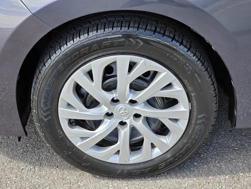 Used 2018 Slate Metallic TOYOTA LE image 18