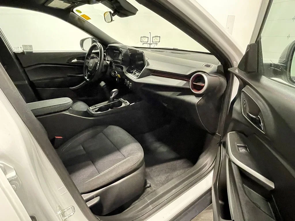 Used 2024 White Chevrolet 1RS image 24