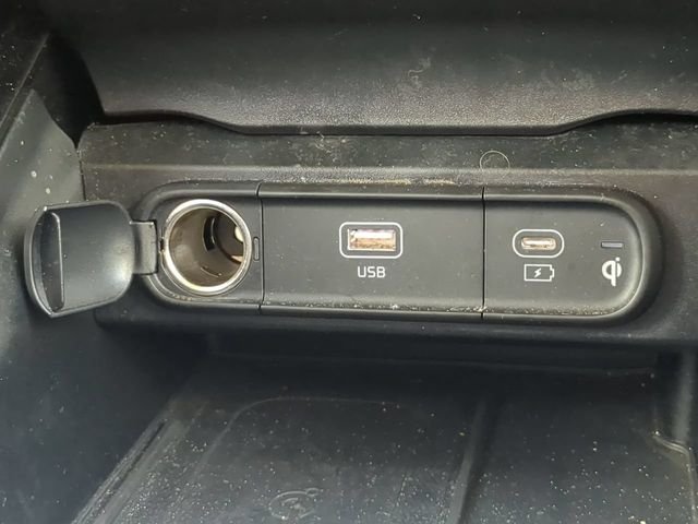 Used 2025 Black Kia S image 28