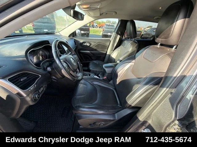 Used 2019 Gray Jeep Limited image 15