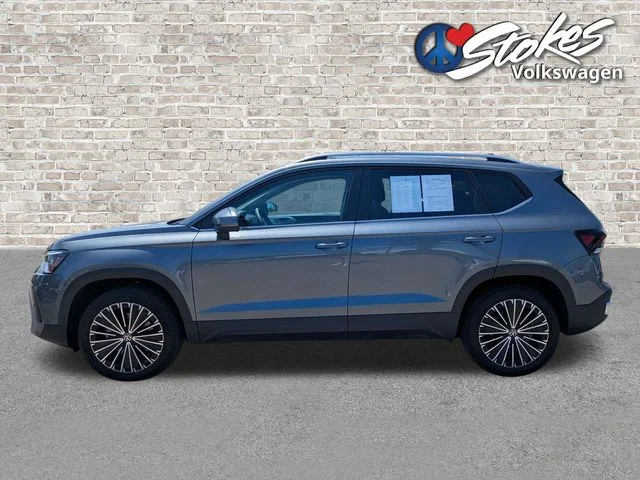 Used 2025 Gray Volkswagen 1.5T SE image 7