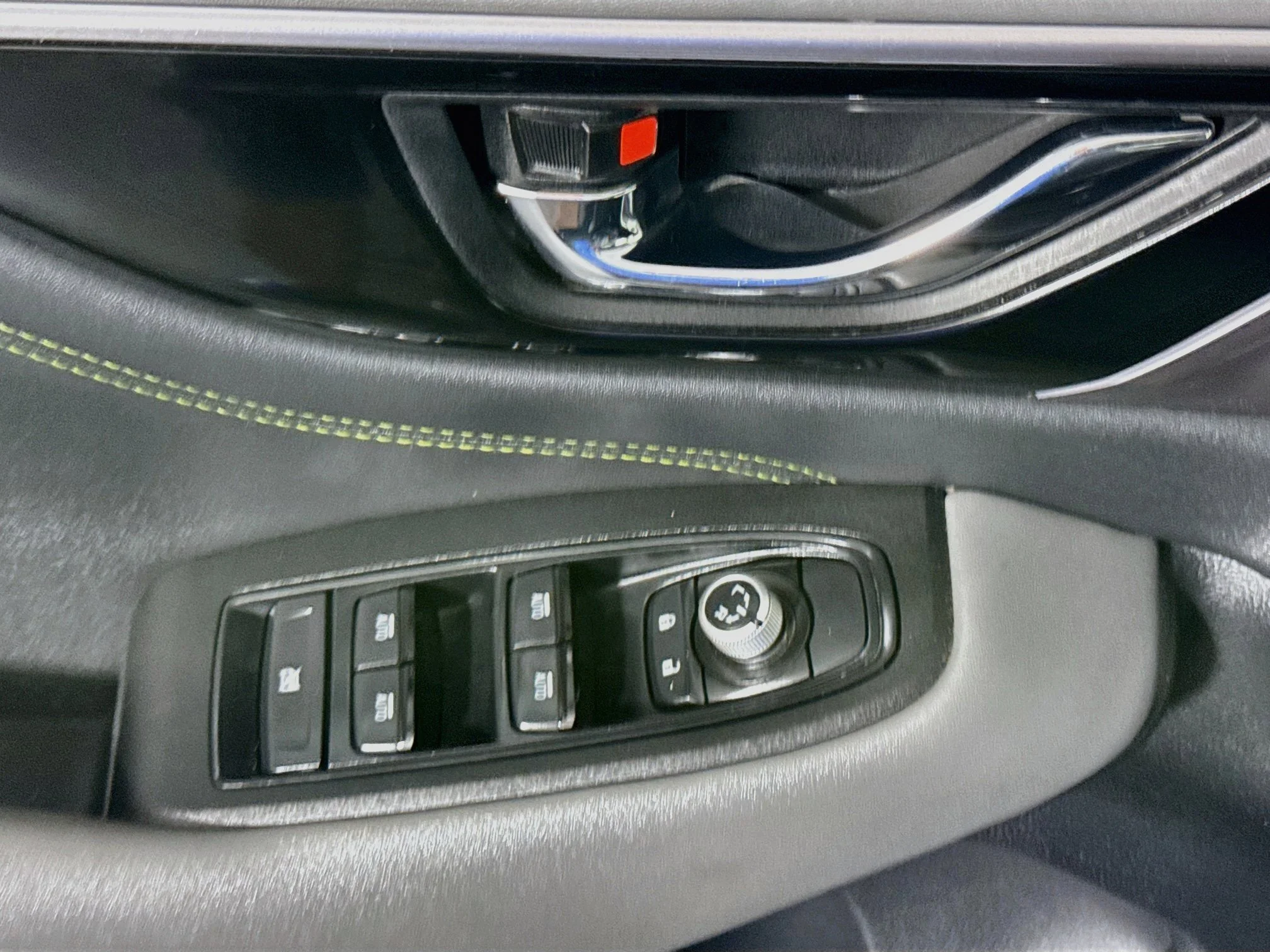 Used 2025 Magnetite Gray Metallic Subaru Onyx Edition image 20