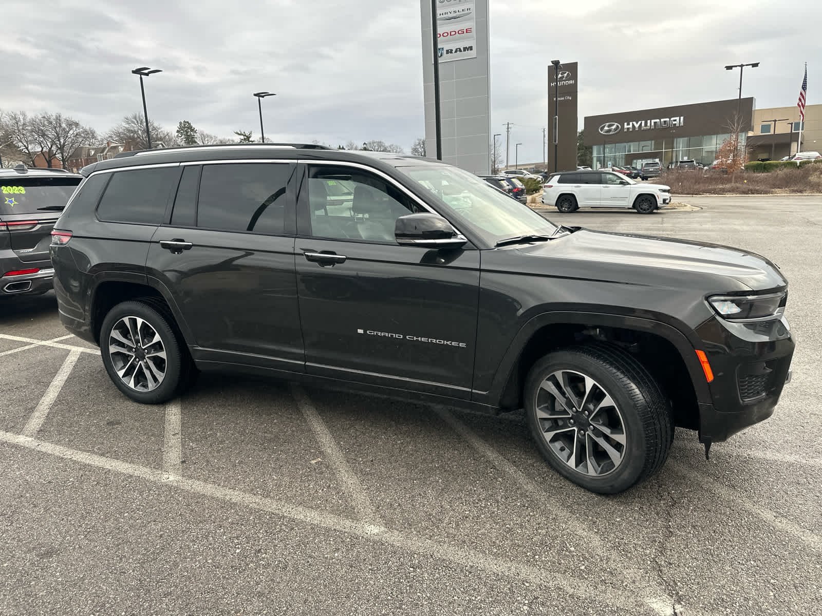 Used 2022 Jeep Grand Cherokee L Overland with VIN 1C4RJKDG7N8508076 for sale in Kansas City