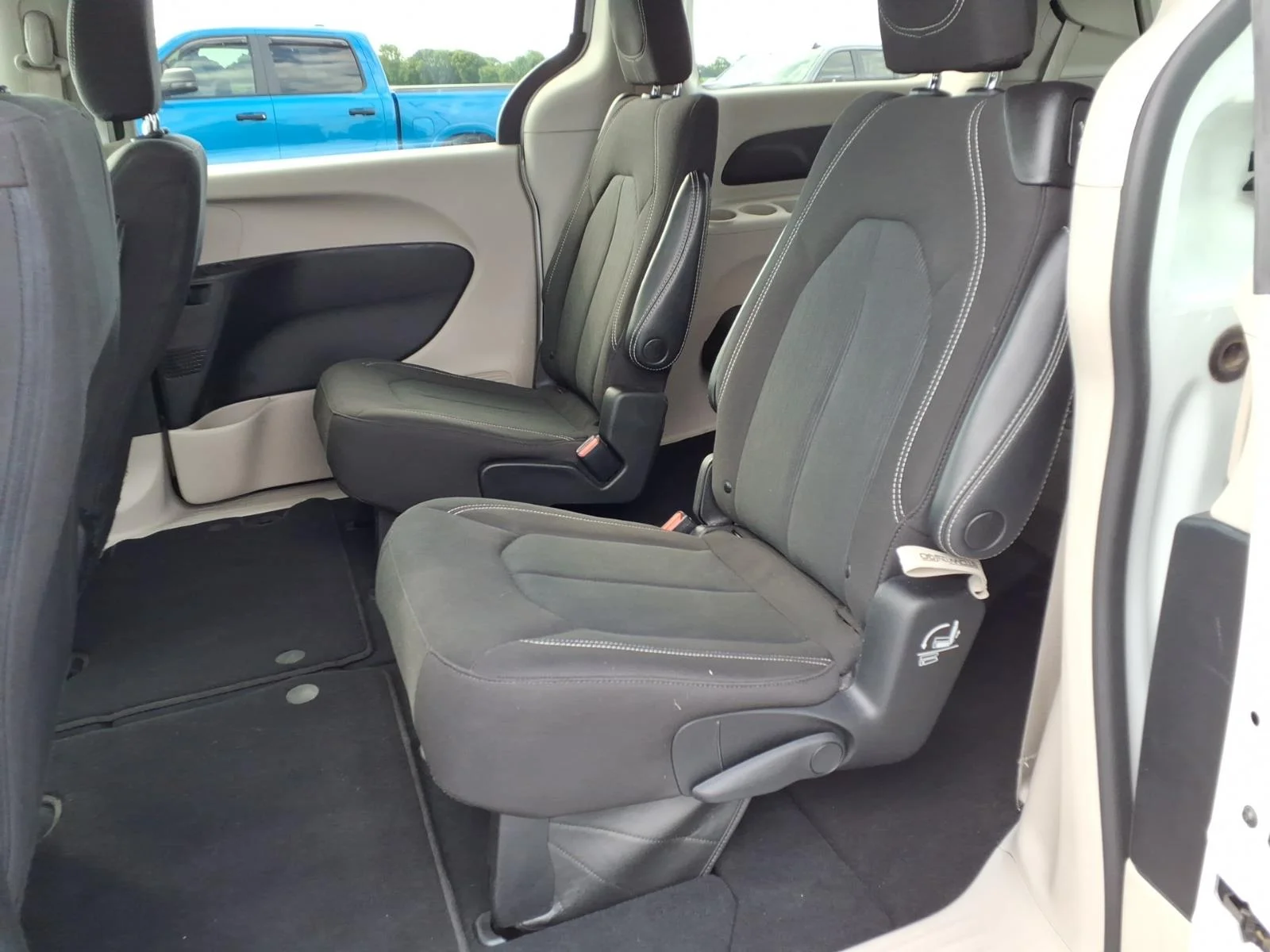 Used 2023 Bright White Clear Coat Chrysler LX image 4