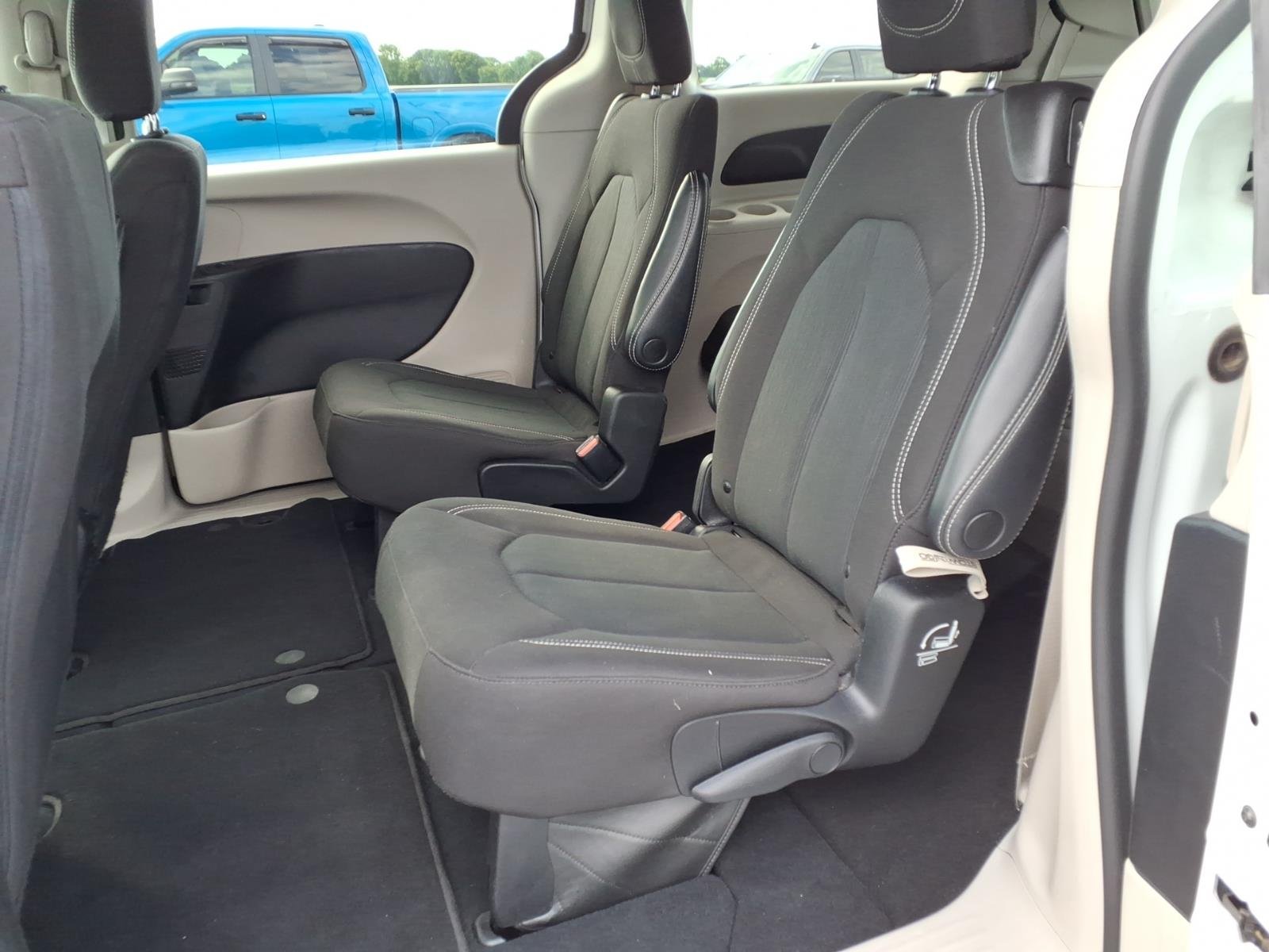 Used 2023 Bright White Clear Coat Chrysler LX image 4