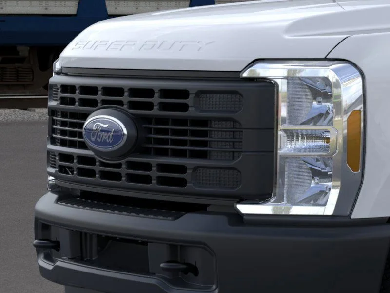 New 2026 Oxford White Ford XL image 17