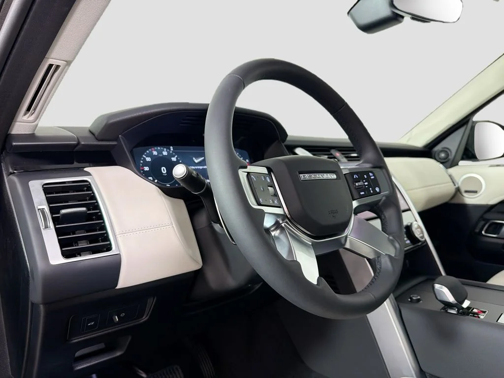 New 2026 Santorini Black Land Rover S image 9