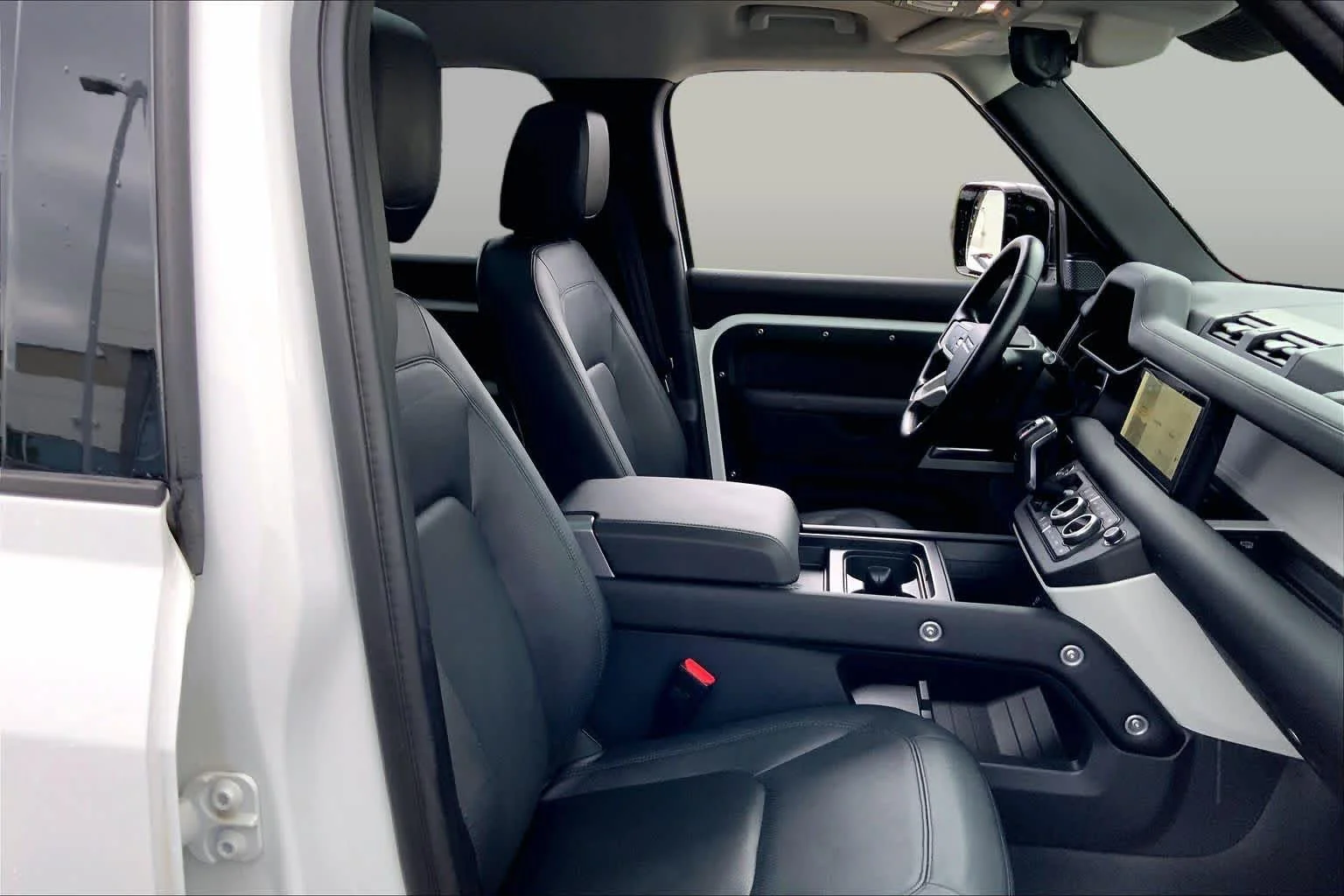 Used 2024 Fuji White Land Rover S image 9