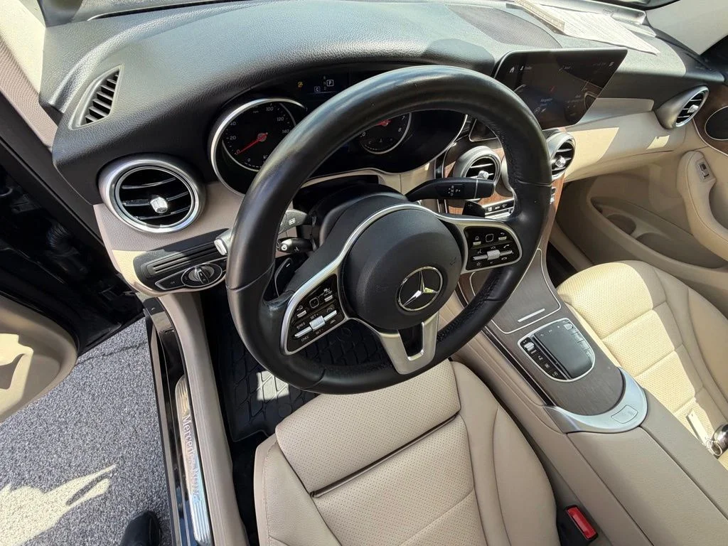 Used 2022 Black Mercedes-Benz GLC 300 image 17