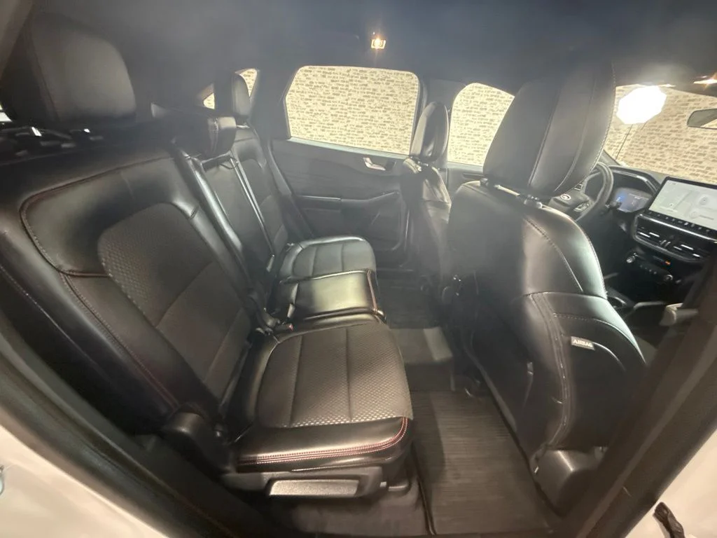Used 2023 Oxford White Ford ST-Line Select image 12