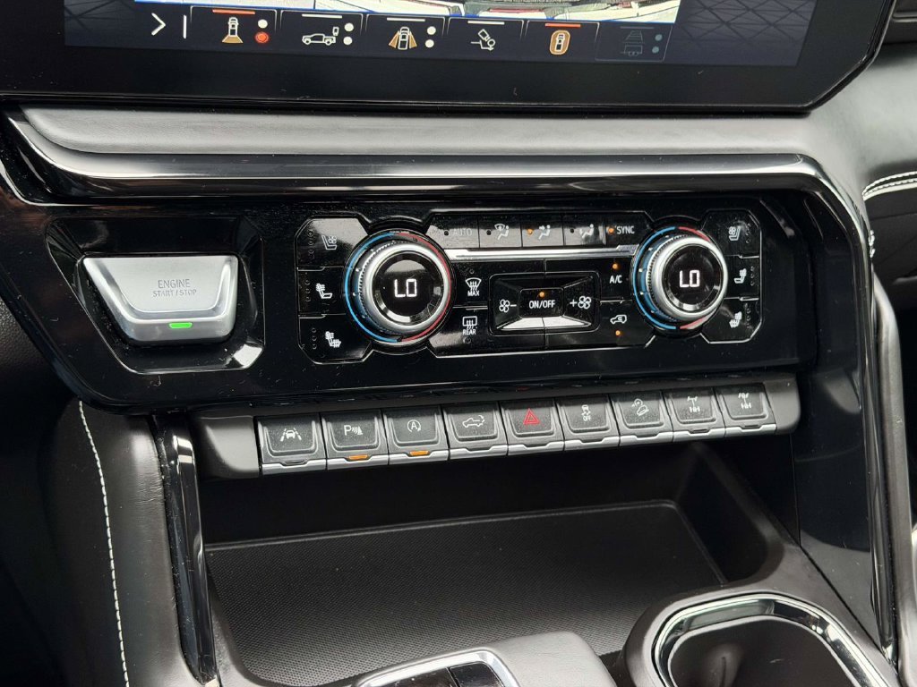 Used 2025 White GMC AT4X image 5