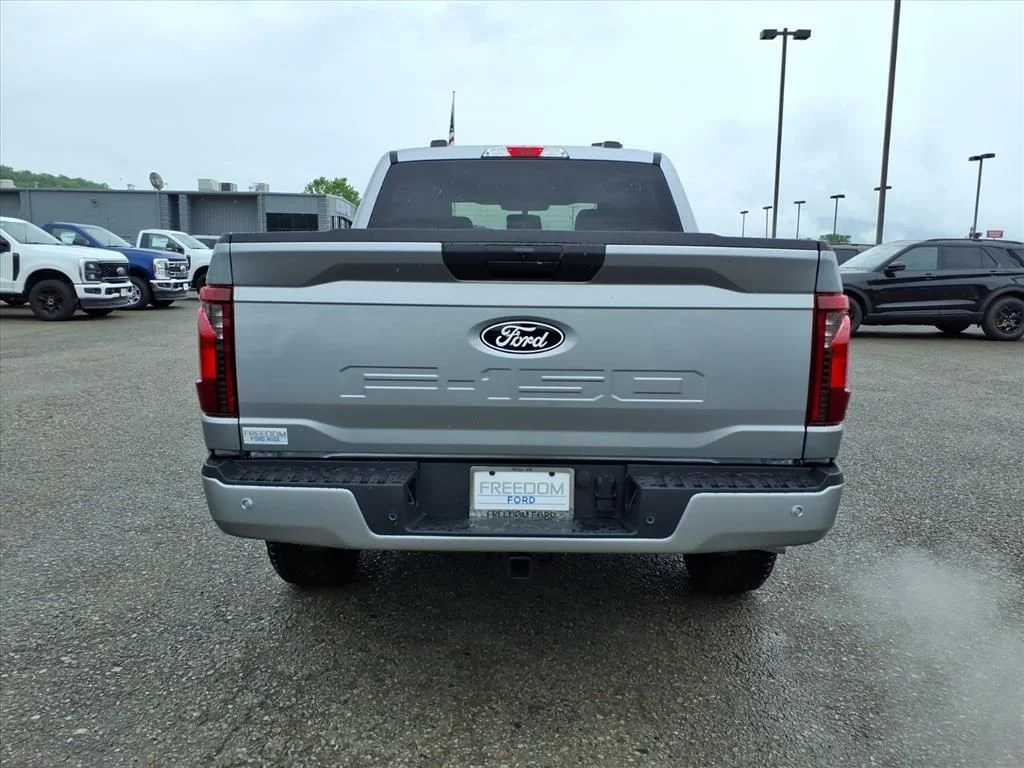 New 2026 Silver Ford XLT image 4
