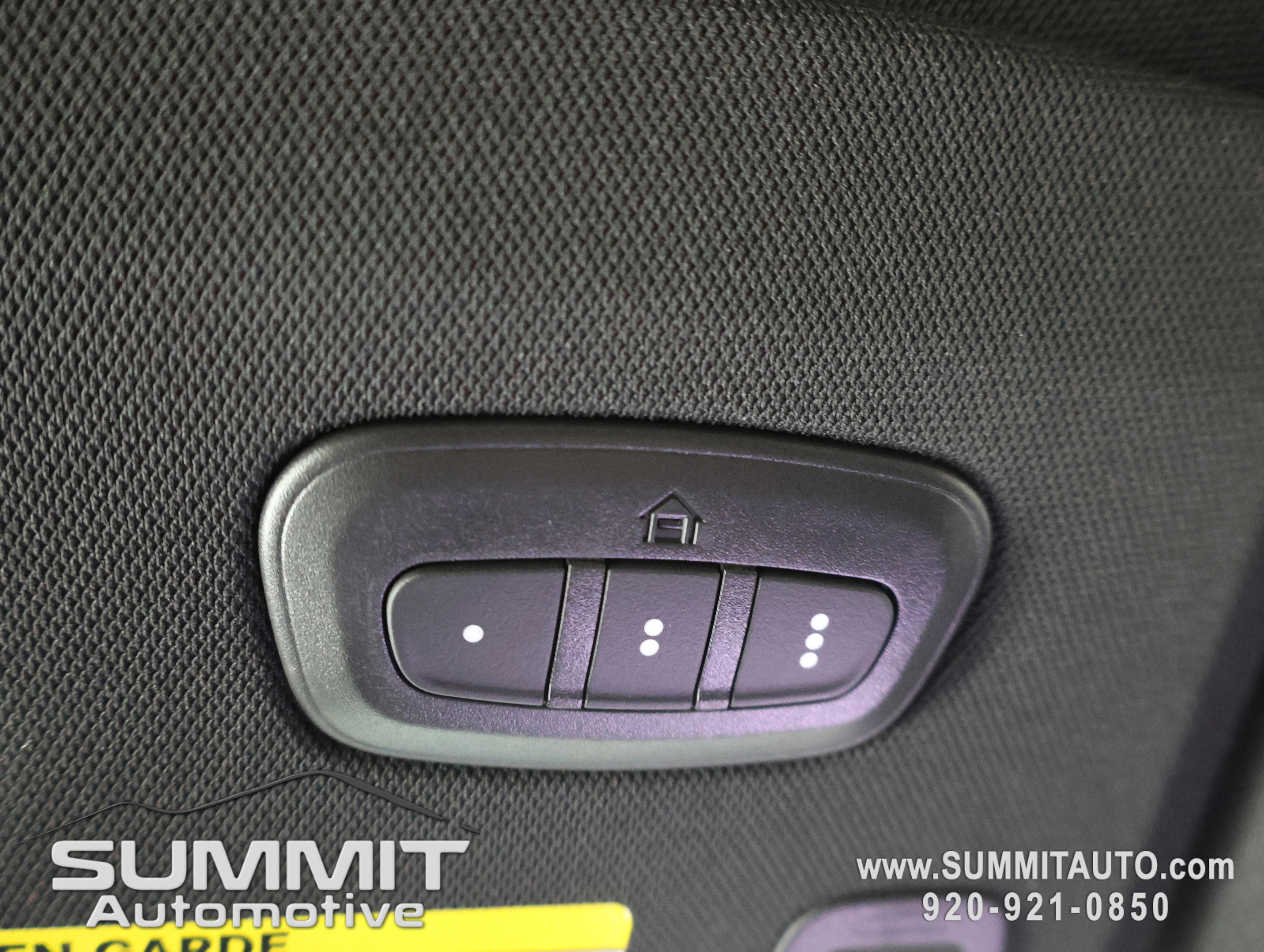 New 2025 Diamond Black Crystal Pearl-Coat Exterior Paint Jeep Limited image 70