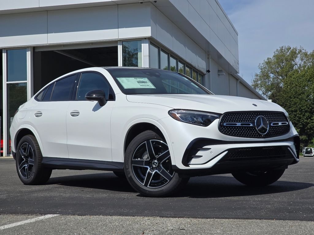 New 2027 MANUFAKTUR Moonlight White Metallic Mercedes-Benz GLC 300 image 2