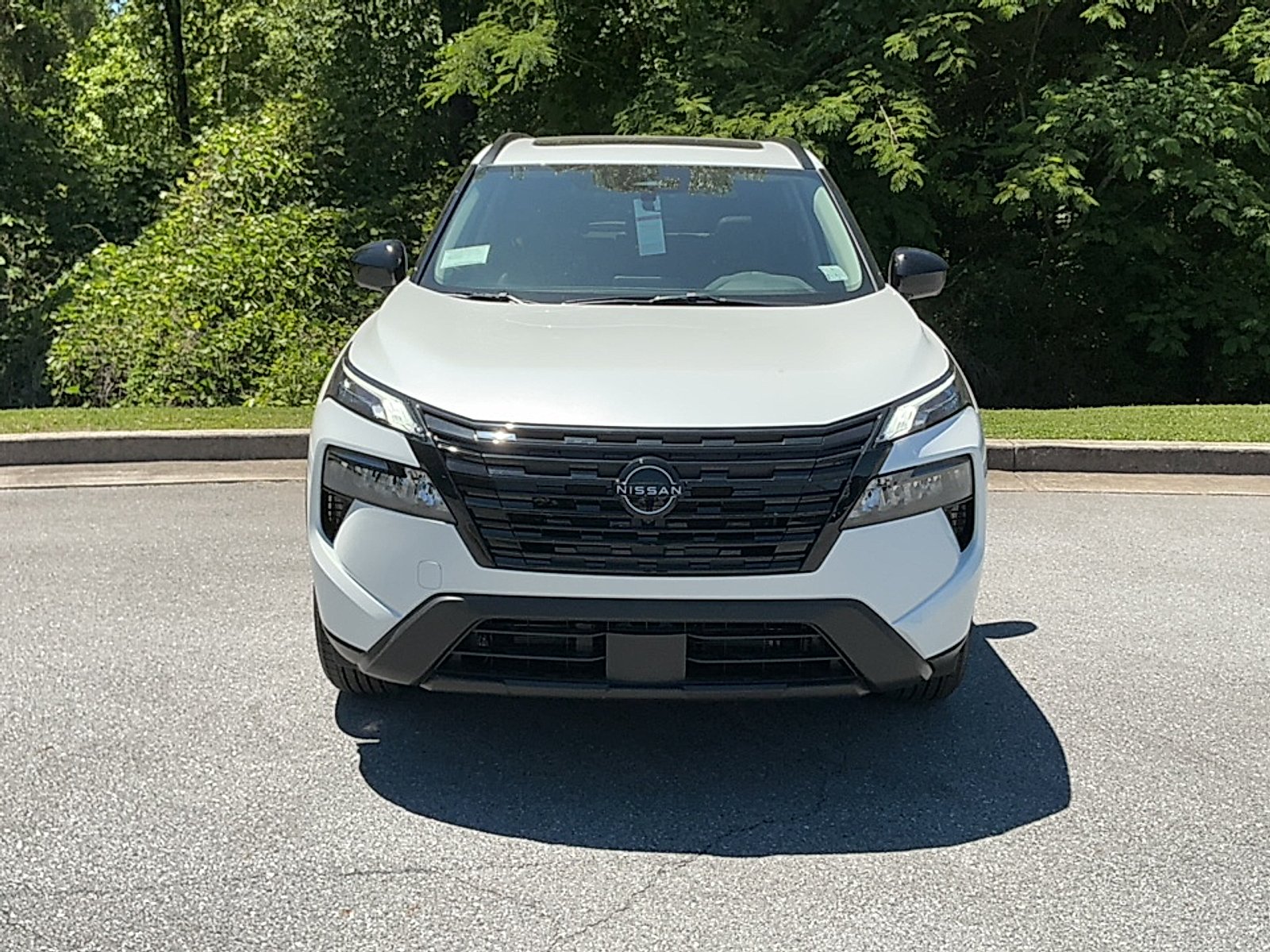 New 2026 Everest White Pearl Tricoat Nissan Dark Armor image 17