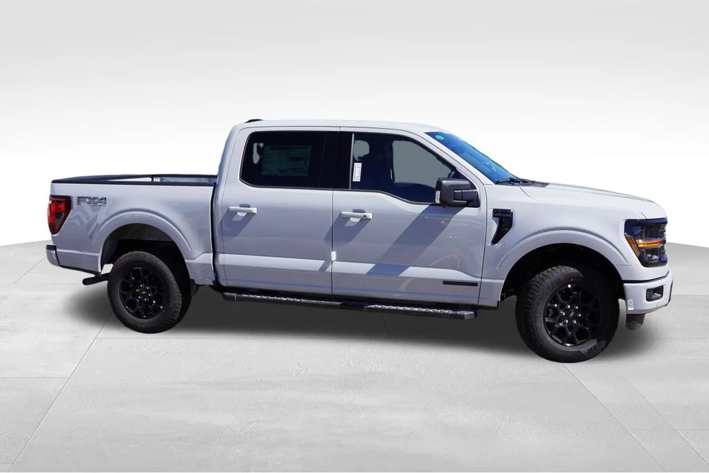 New 2026 Avalanche Ford XLT image 2