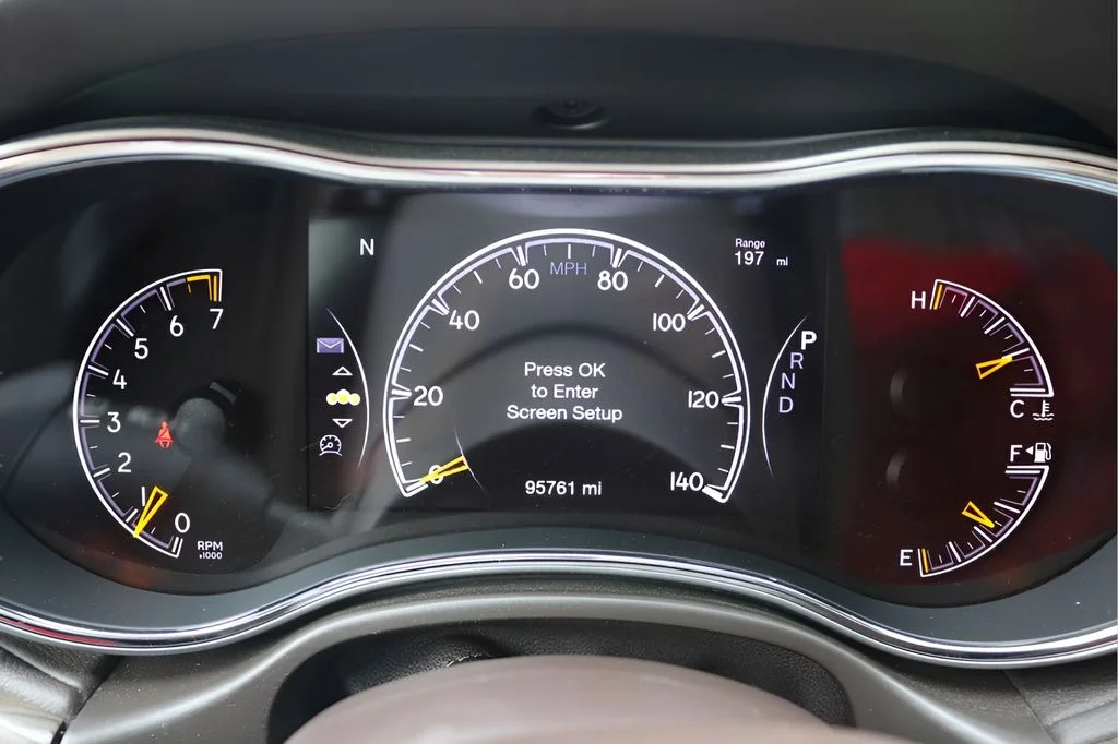 Used 2019 Off-white Jeep Overland image 29