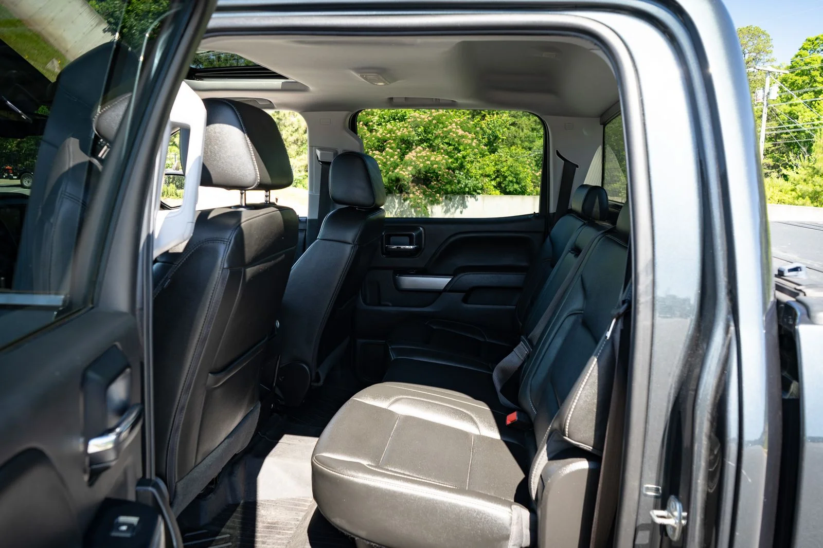 Used 2018 Gray Chevrolet LTZ image 18