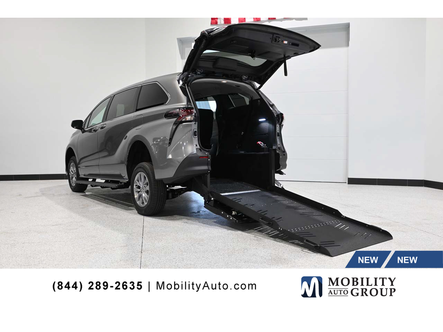 2026 Toyota Sienna LE