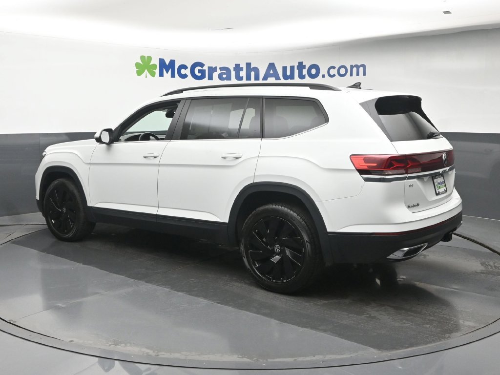 Used 2025 White Volkswagen 2.0T SE w/Technology image 25