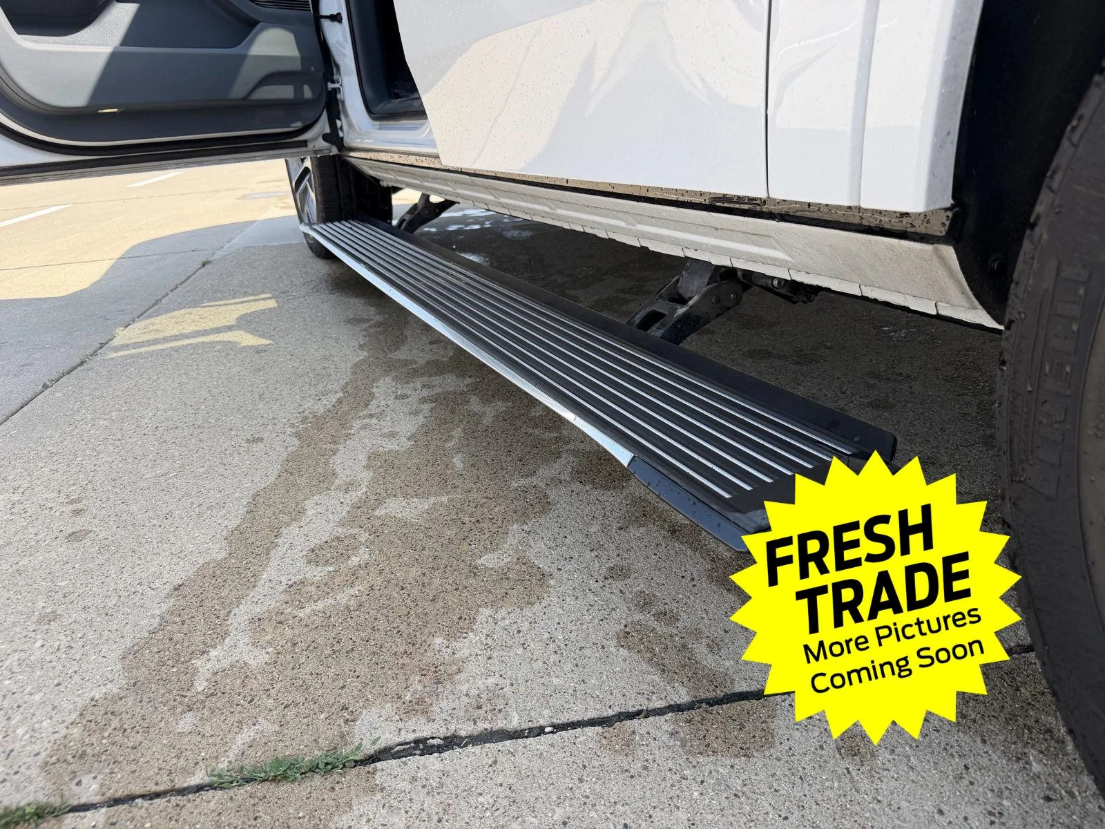 Used 2024 Bright White Clearcoat Jeep Series III image 14