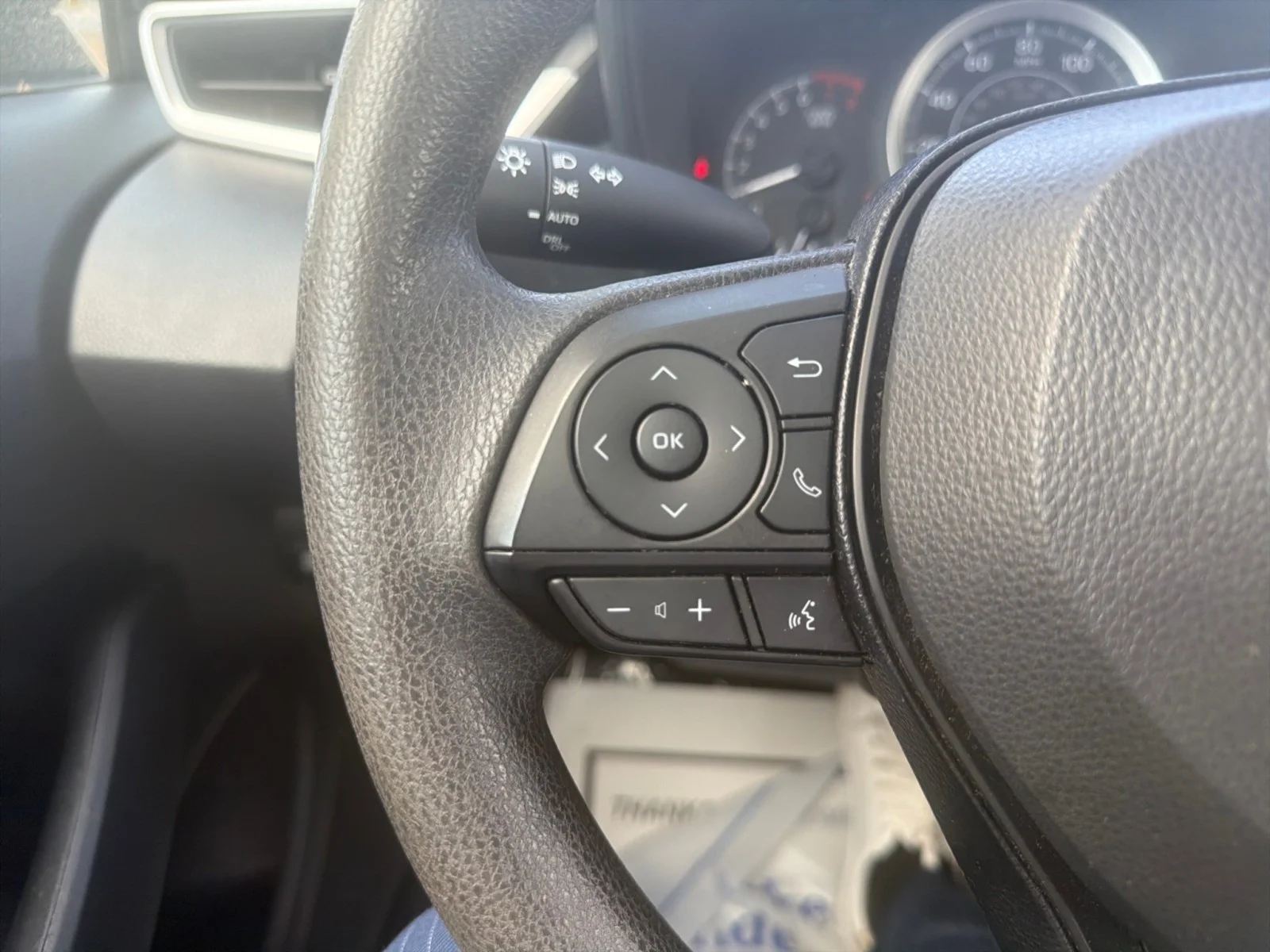Used 2020 White Toyota LE image 17