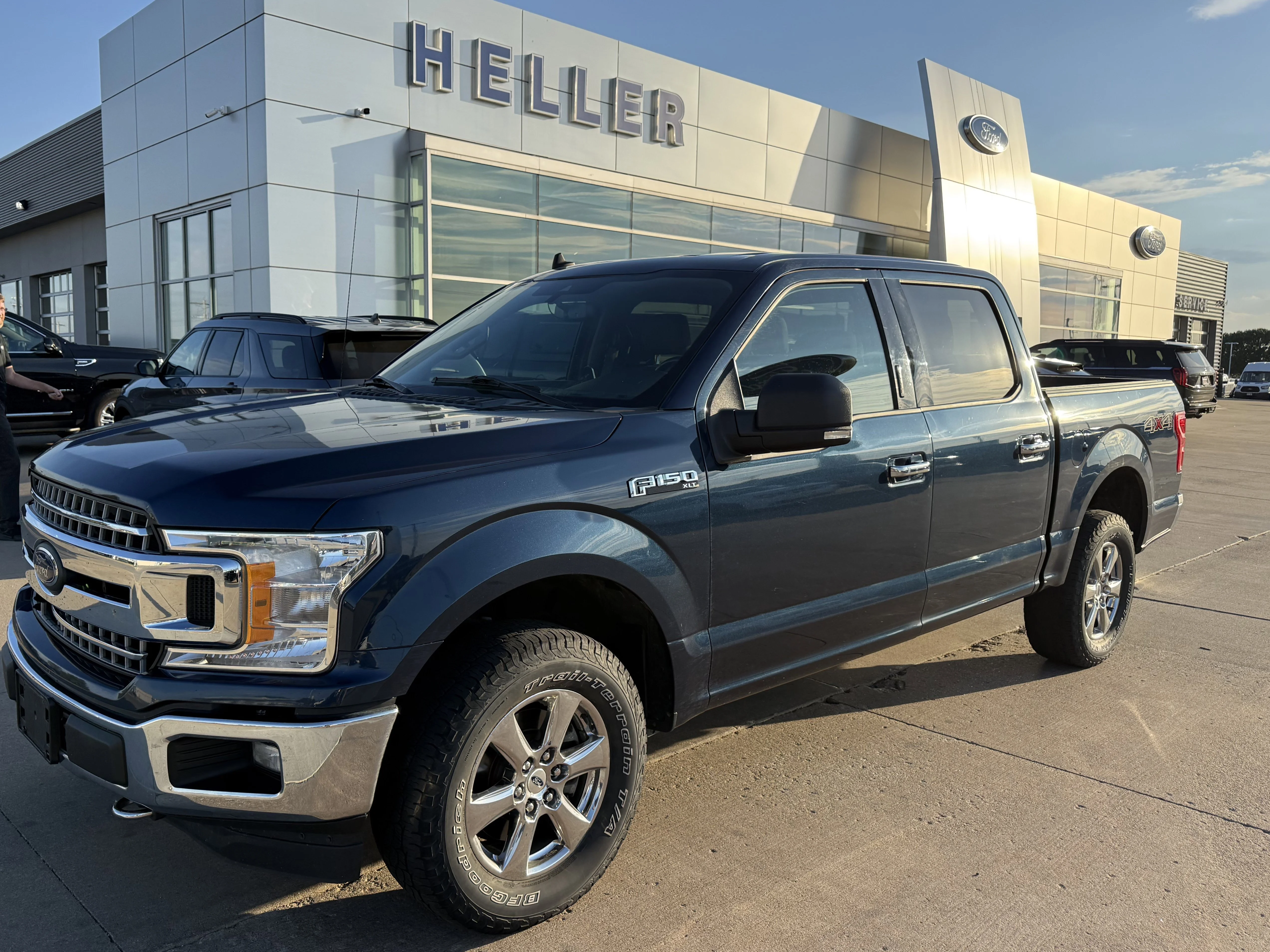 Used 2019 Blue Jeans Metallic Ford XLT image 3