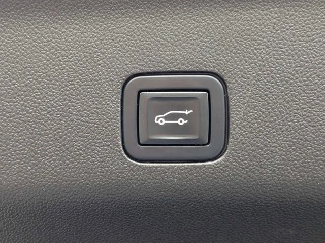 Used 2022 Black Chevrolet High Country image 13