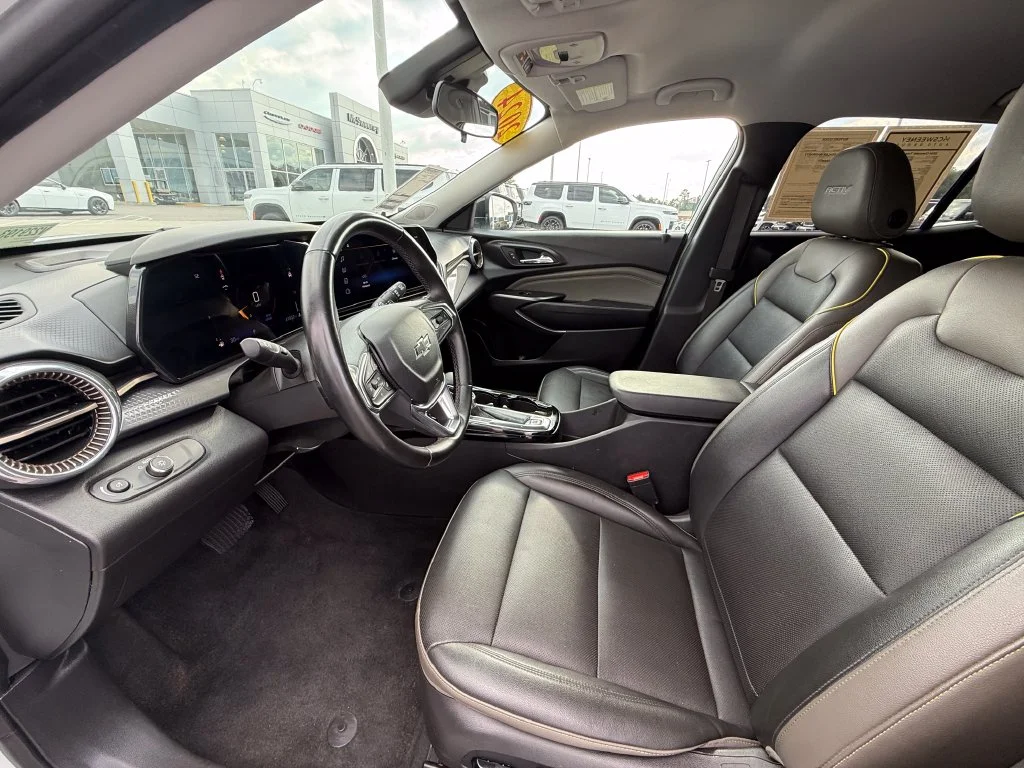 Used 2024 White Chevrolet ACTIV image 19