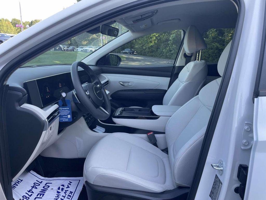 New 2026 White Hyundai SEL FWD image 18