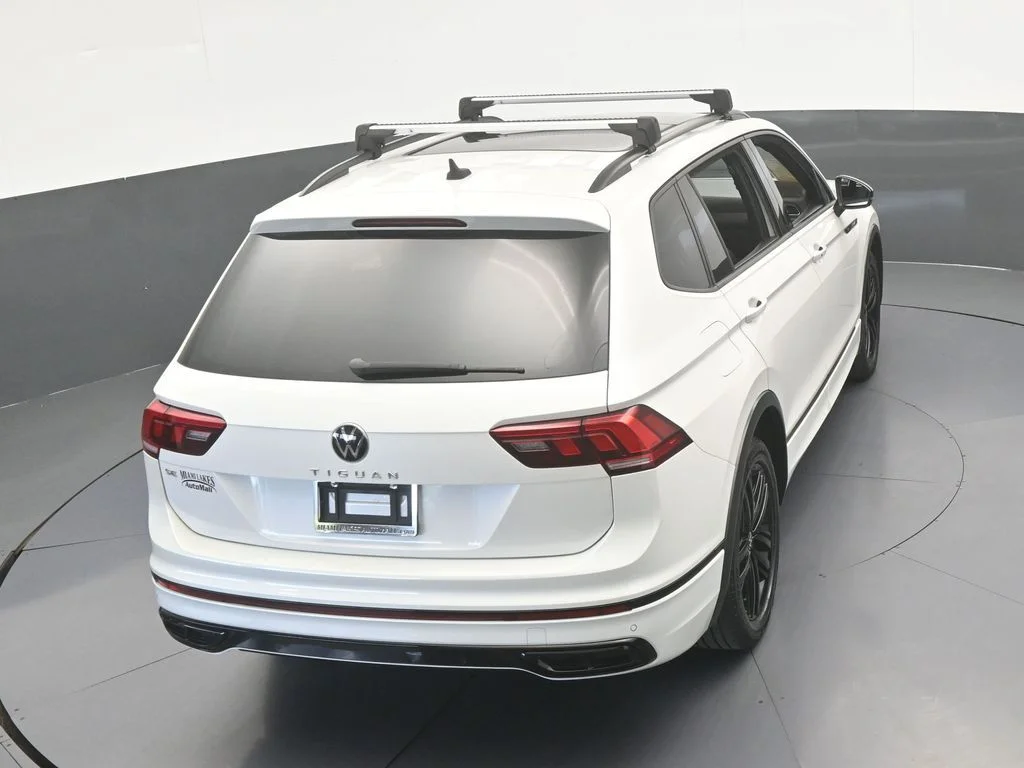 Used 2022 Oryx White Pearl Volkswagen 2.0T SE R-Line Black image 47