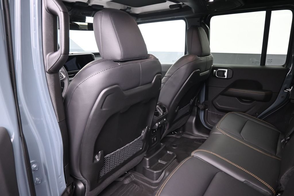 New 2026 Anvil Clear-Coat Exterior Paint Jeep Sahara image 10