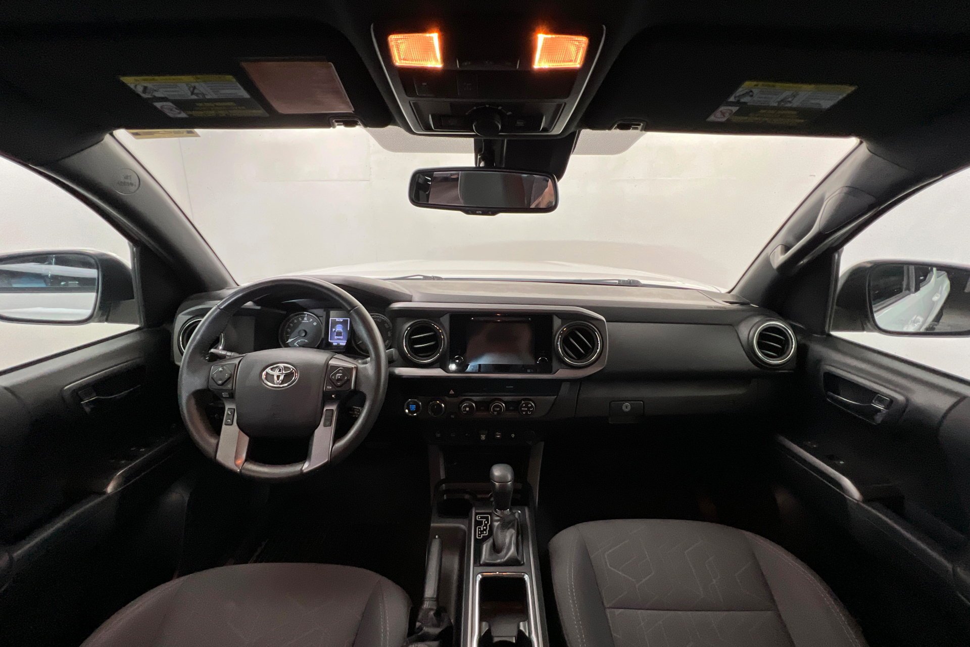Used 2019 SUPER WHITE Toyota TRD Off-Road image 10