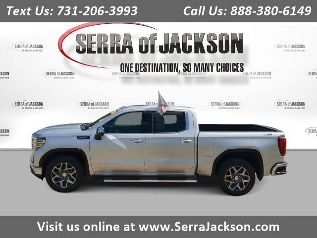 Used 2022 QUICKSILVER METALLIC GMC SLT image 1