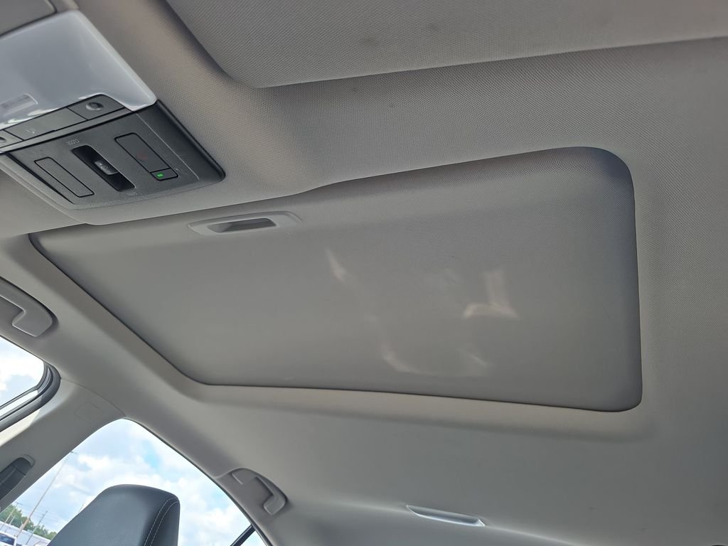 Used 2024 Pearl White Tricoat Nissan 2.5 SL image 21