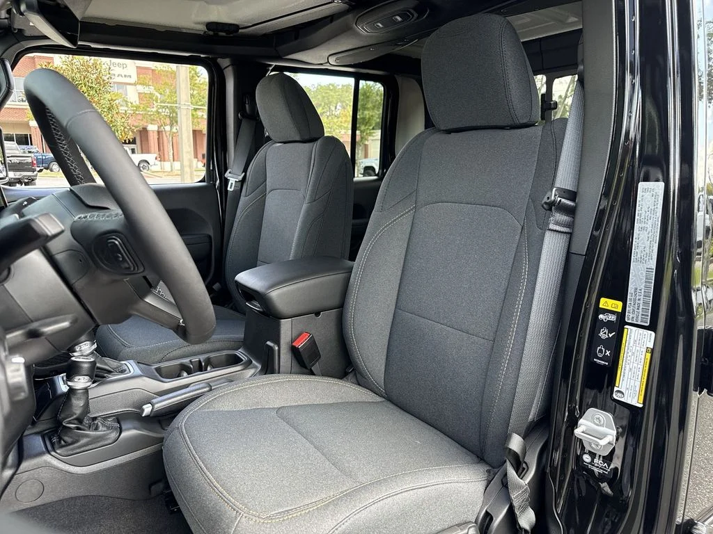 New 2025 Black Clear-Coat Exterior Paint Jeep Sport S image 11
