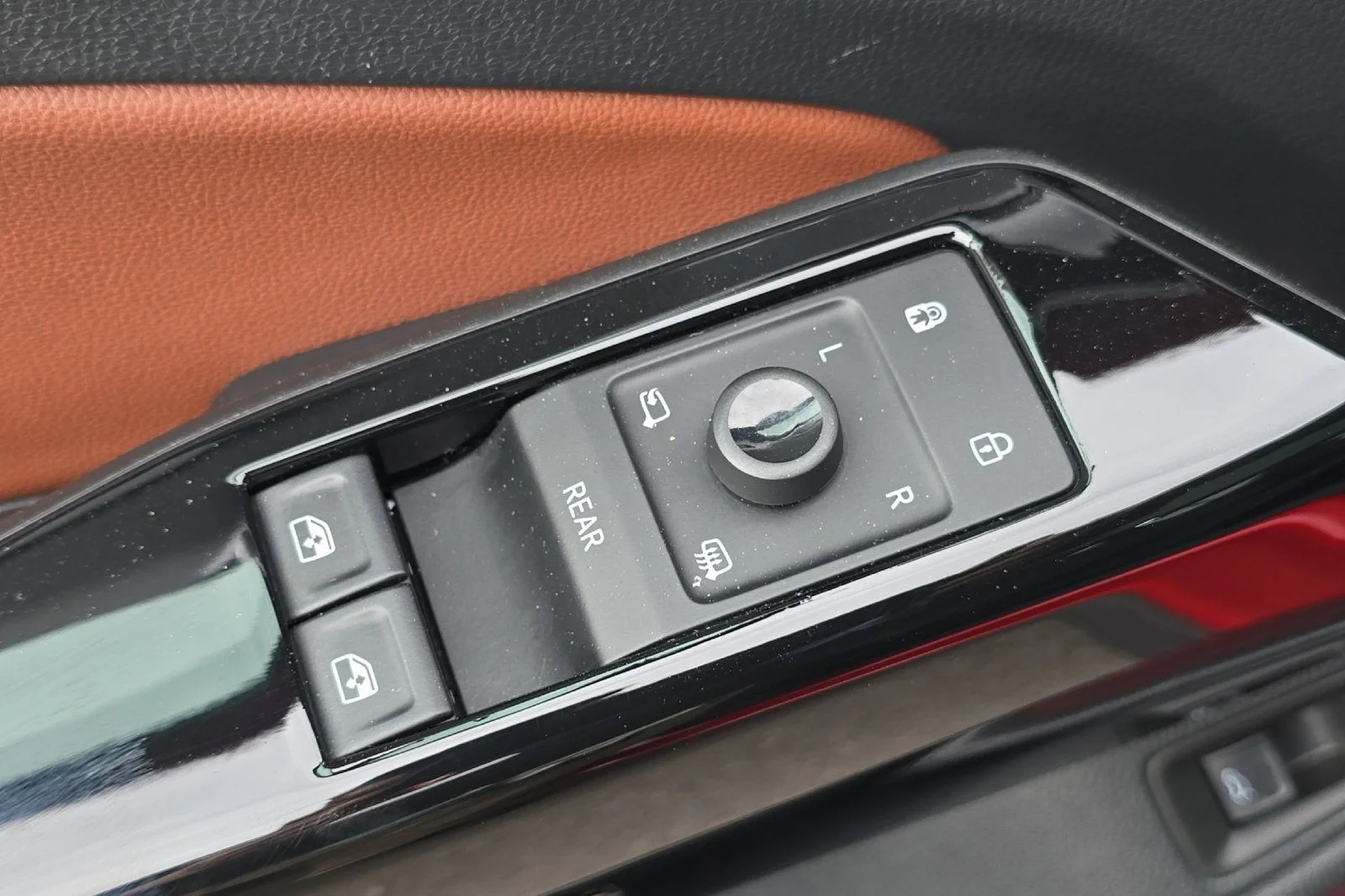 Used 2022 Red Volkswagen Pro S image 11
