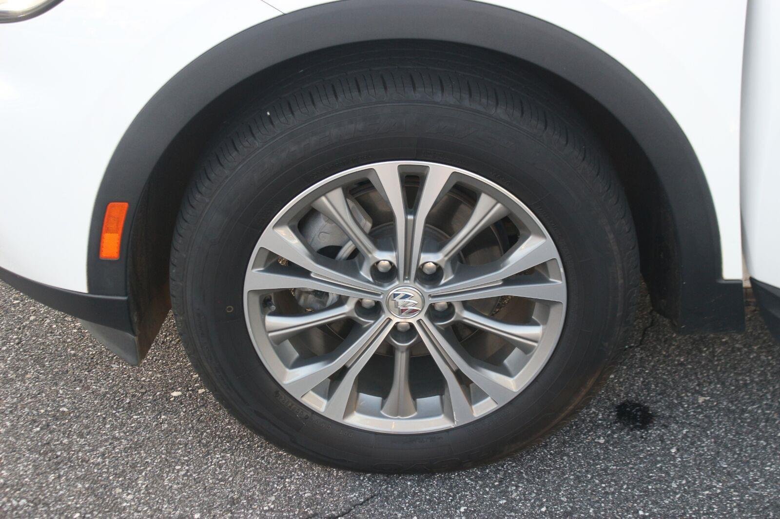Used 2022 SUMMIT WHITE Buick Preferred image 35