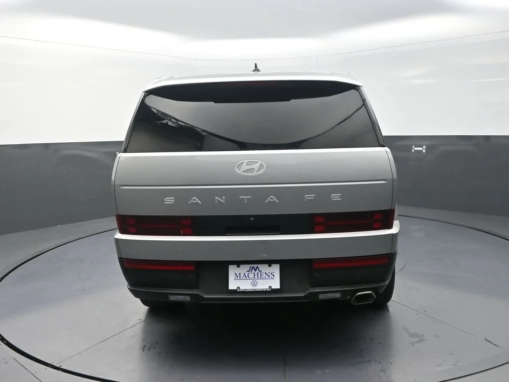 Used 2024 Silver Hyundai SE image 9