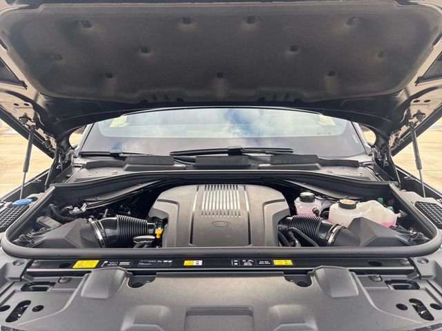 New 2026 Santorini Black LAND ROVER SE image 19