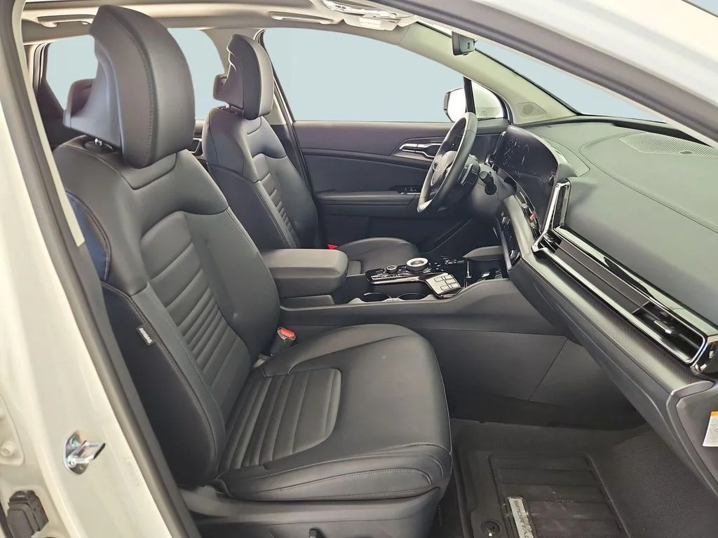 Used 2025 Snow White Pearl Kia SX-Prestige image 28