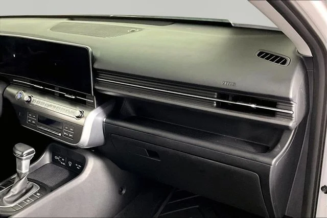 Used 2025 Gray Hyundai SEL image 25