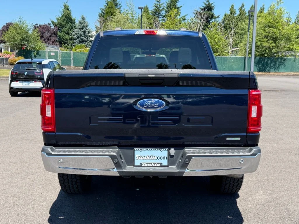 Used 2023 Blue Metallic Ford XLT image 8