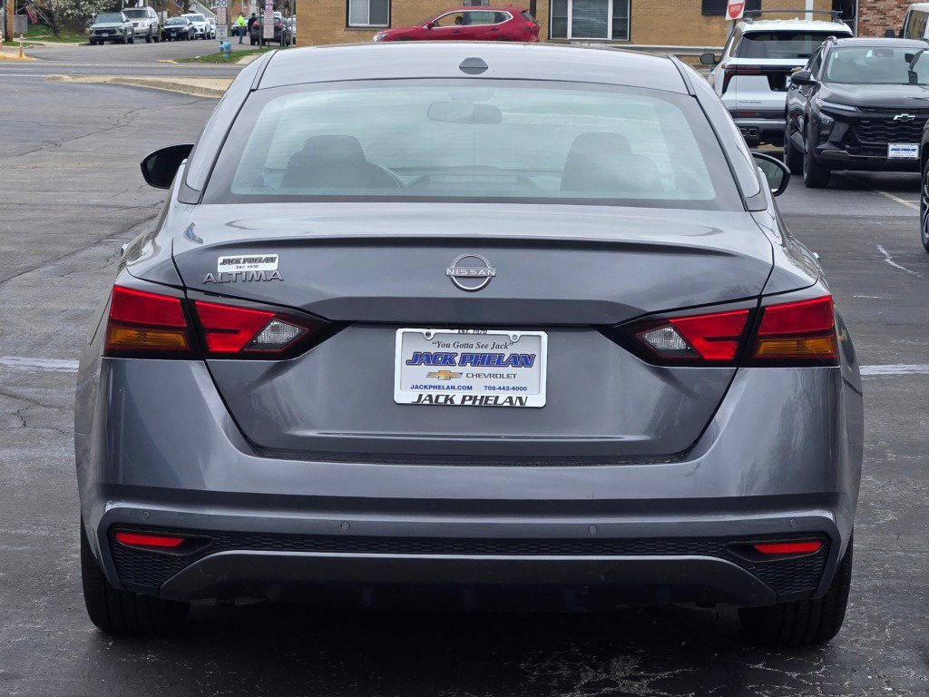 2025 Nissan Altima SV - Photo 12