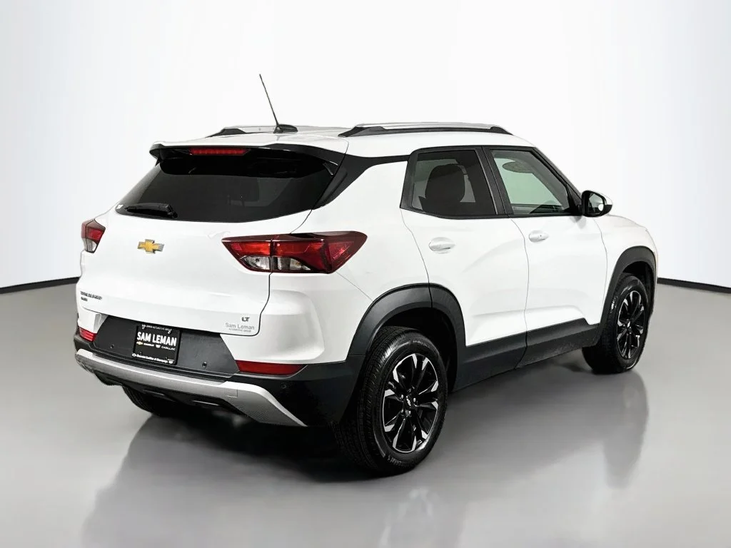 Used 2023 White Chevrolet LT image 7