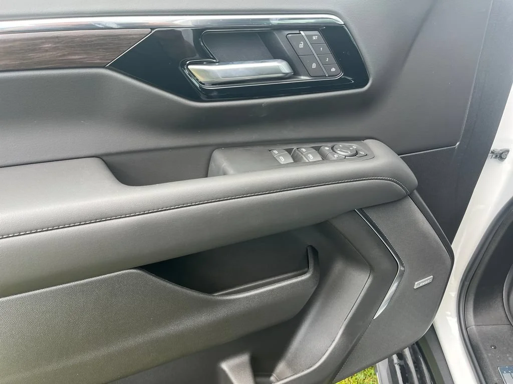 2026 Chevrolet Tahoe LT - Photo 13