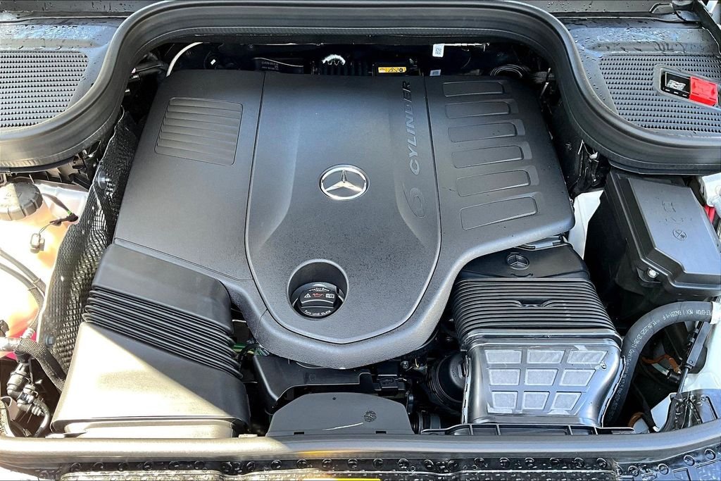 New 2026 Polar White Mercedes-Benz GLS 450 image 11