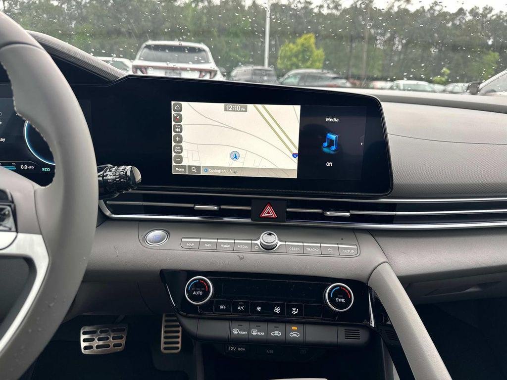 2025 Hyundai Elantra Blue - Photo 10